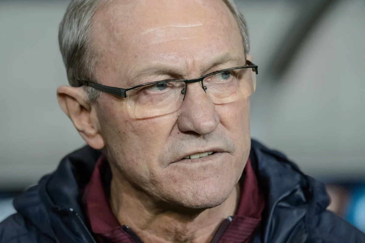 Jak uratować Ekstraklasę dla Górnika Łęczna i czy jest to w ogóle potrzebne? Drużyna zamyka ligową tabelę, a kibice nieszczególnie garną się na stadion w Lublinie. Czy anonimowi gracze z zagranicy i Franciszek Smuda na ławce trenerskiej będą jednak receptą na fatalną sytuację?