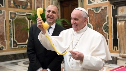 Papież: Krzyż nie jest ozdobą do noszenia