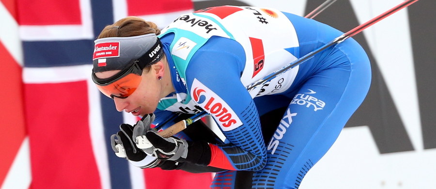 ​Justyna Kowalczyk zajęła szóste miejsce w biegu na 30 km techniką klasyczną narciarskiego Pucharu Świata w Oslo. Wygrała Norweżka Marit Bjoergen. Polka straciła do niej 2.12,9. Druga była Finka Krista Parmakoski, a trzecia jej rodaczka Kerttu Niskanen.