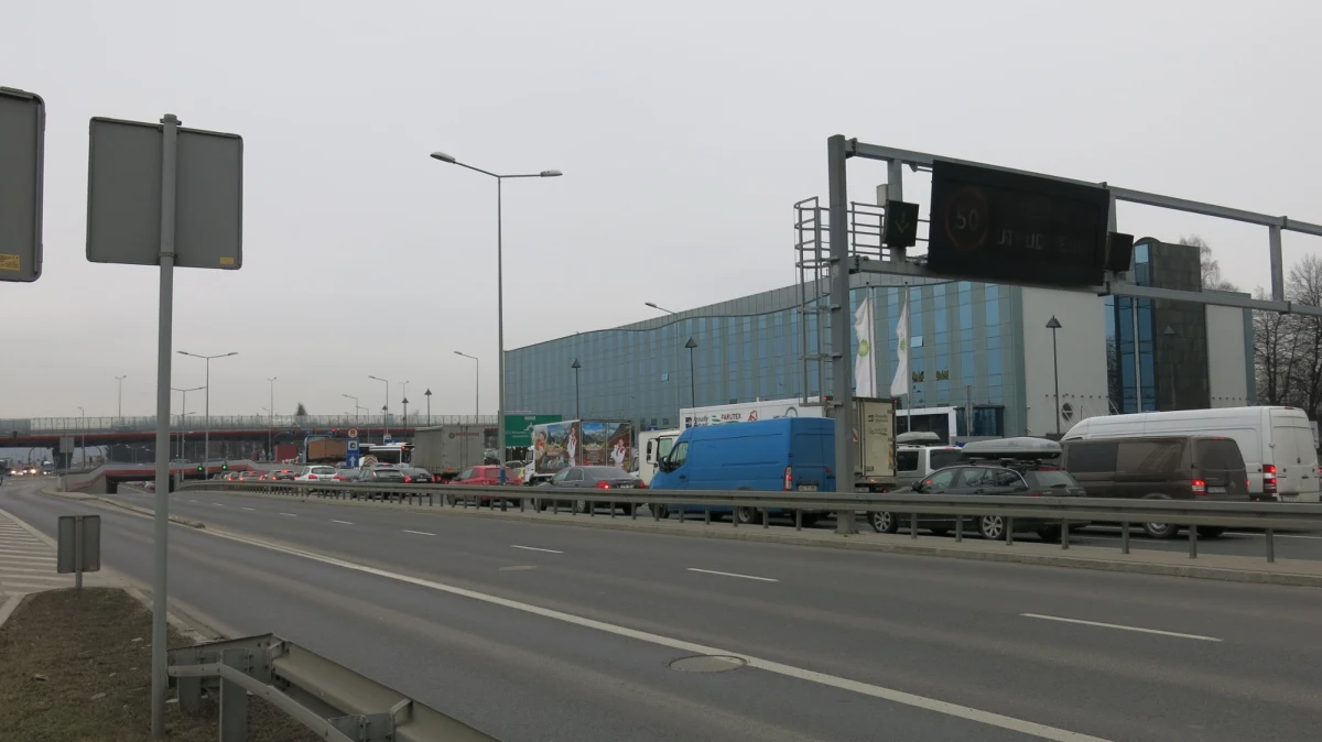 W poniedziałek w Krakowie ruszył remont linii  kolejowej do Katowic. Zamknięty został wiadukt przy ul. Zielony Most. 