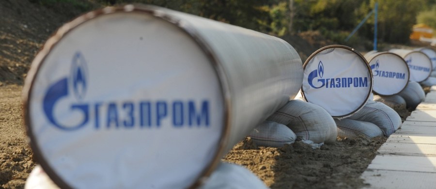 Rosyjski Gazprom podjął zobowiązania, które odpowiadają na zarzuty w sprawie nadużywania pozycji monopolisty na rynku gazu w Europie Środkowej i Wschodniej i zapewnią swobodny przepływ gazu w regionie - poinformowała Komisja Europejska. Rosyjski koncern zobowiązał się do wyeliminowania ograniczeń dotyczących reeksportu gazu i jego ułatwienia. Ceny gazu w Europie Środkowej i Wschodniej mają odzwierciedlać ceny rynkowe.
