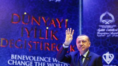 Erdogan: Merkel wspiera terroryzm, Holandię spotkają sankcje