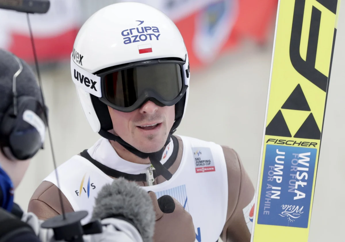 Austriak Stefan Kraft jest liderem cyklu Raw Air przed wtorkowym konkursem Pucharu Świata w skokach narciarskich na Lysgardsbakken w norweskim Lillehammer. Po poniedziałkowym prologu w czołówce, na czwartym miejscu, plasuje się Piotr Żyła. Początek pierwszej serii konkursowej zaplanowany jest na godz. 17.