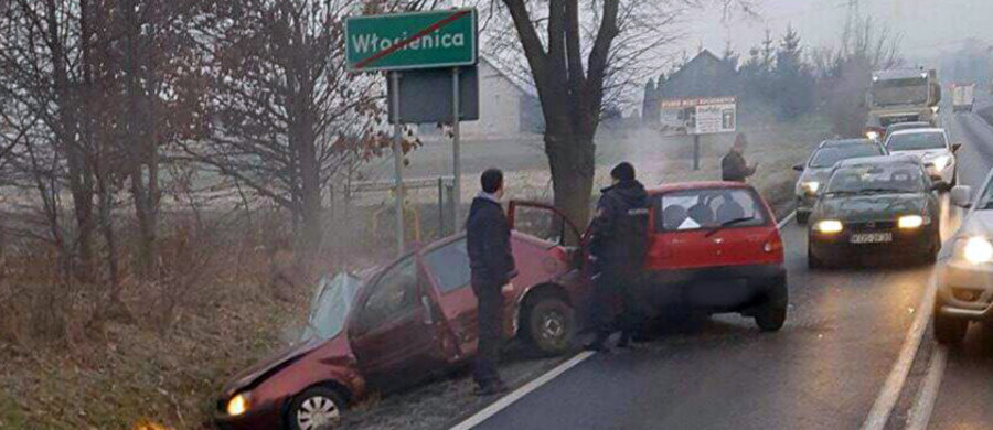 Wypadek na DK 44 koło Oświęcimia. We Włosienicy zderzyły się 3 samochody. 3 osoby zostały ranne. 