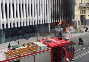 Pożar samochodu w Warszawie. Ewakuowano 300 osób z pobliskiego budynku MSZ