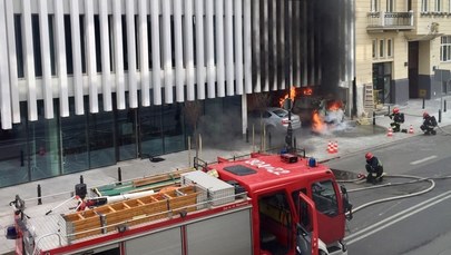 Pożar samochodu w Warszawie. Ewakuowano 300 osób z pobliskiego budynku MSZ