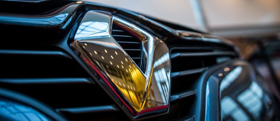 ​Od ponad 25 lat we francuskim koncernie Renault istnieją praktyki, których celem jest fałszowanie wyników testów spalin - podała AFP, powołując się na raport służb podległych ministerstwu gospodarki. Według agencji, dzieje się to za wiedzą szefostwa aż do poziomu prezesa zarządu.
