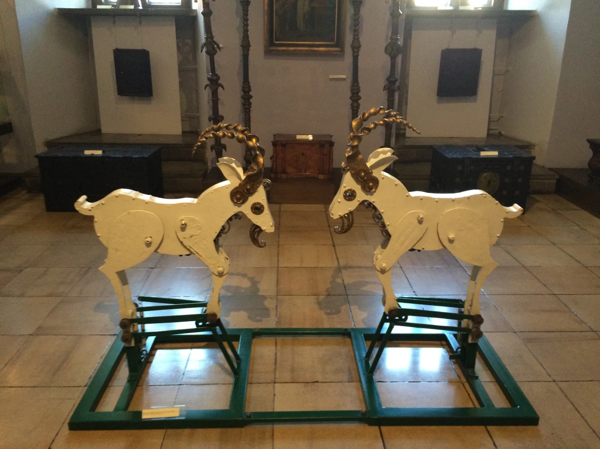 W wieżę historycznego Ratusza w Poznaniu regularnie wpatrują się tłumy, ale wewnątrz niej znaleźć się trudno. Dlatego idealnie pasuje na Twoje Niesamowite Miejsce. Pod takim hasłem będziemy odtąd co niedzielę otwierać przed Wami miejsca zazwyczaj niedostępne, choć atrakcyjne.