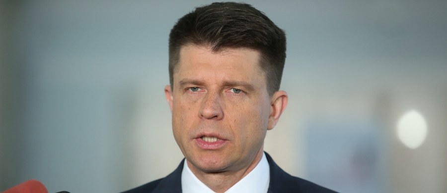 Lider Nowoczesnej Ryszard Petru wysłał list do przywódców europejskich, w którym zapewnił o poparciu Polaków dla UE. "Chcemy Unii bezpiecznej, spójnej i solidarnej, która łączy i niweluje różnice, a nie takiej, w której utrwalają się podziały" - napisał.