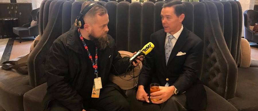 "Polska i Czechy są ważną częścią odpowiedzi NATO na obecne zachowania Rosji" - mówi w rozmowie z RMF FM Ralph Reed, jeden z najbliższych doradców prezydenta USA Donalda Trumpa. Zapewnia jednocześnie, że Amerykanie będą rozwijać projekt tarczy antyrakietowej. Polityk rozpoczął w piątek wizytę w Polsce, w planach ma spotkania m.in. z ministrem spraw zagranicznych Witoldem Waszczykowskim i premier Beatą Szydło.