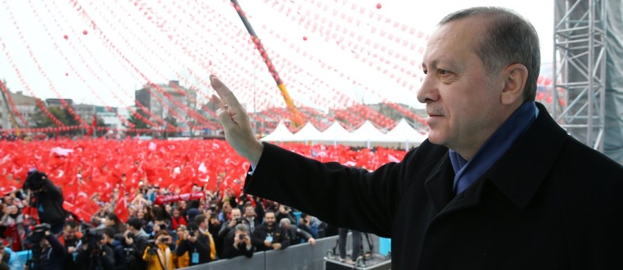 Prezydent Turcji Recep Tayyip Erdogan wezwał Turków mieszkających w europejskich krajach, by mieli dużo dzieci i w ten sposób dali "najlepszą odpowiedź" na dyskryminację, której - jego zdaniem - są ofiarami.