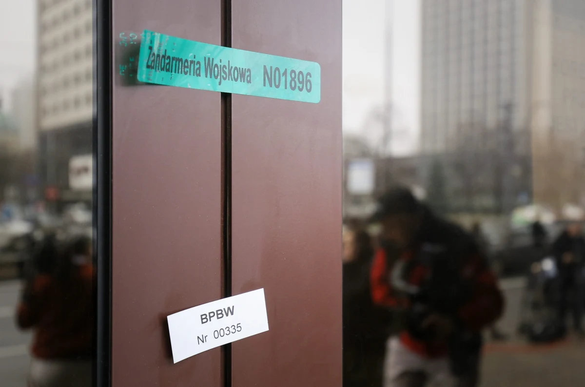 Informacje o rzekomym wycofaniu się Słowacji z tworzonego wspólnie z Polską Centrum Eksperckiego Kontrwywiadu NATO w Krakowie lub planach przeniesienia Centrum poza granice Polski są nieprawdziwe – twierdzi MON w wydanym w piątek wieczorem oświadczeniu. 