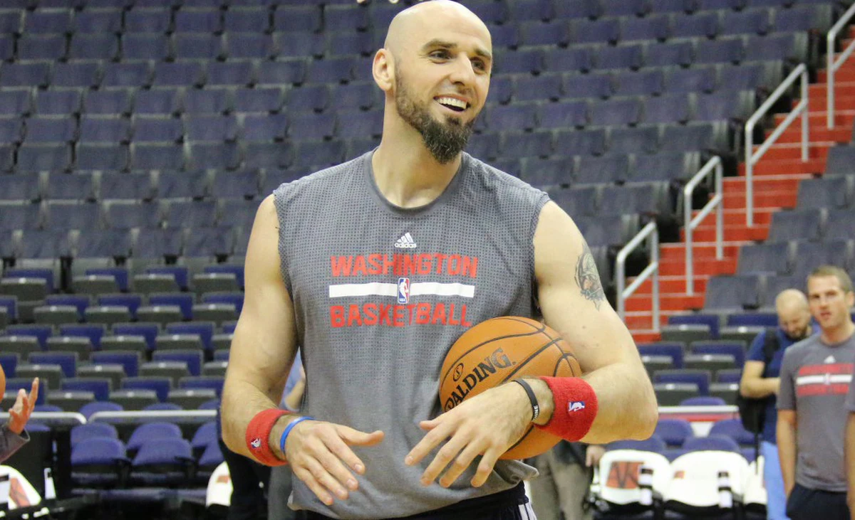 Marcin Gortat zdobył osiem punktów, a jego Washington Wizards w meczu koszykarskiej ligi NBA wygrali u siebie z Chicago Bulls 112:107. "Czarodzieje" z bilansem 42 zwycięstw oraz 26 porażek zajmują trzecie miejsce w tabeli Konferencji Wschodniej.