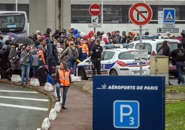 Akcja służb na lotnisku Paryż-Orly. Tysiące ewakuowanych pasażerów