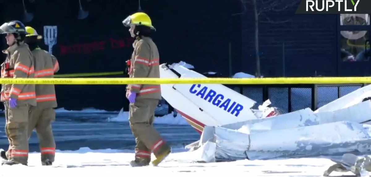 Dwa małe samoloty zderzyły się w Montrealu w Kanadzie. Jeden z pilotów zginął na miejscu. Drugi, w stanie krytycznym, trafił do szpitala.