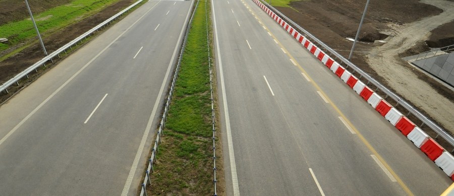 Będą utrudnienia w ruchu na odcinkach autostrady A1 w Łódzkiem. Dziś rozpoczynają się prace związane z remontem nawierzchni na jezdni prowadzącej w kierunku Gdańska między Piotrkowem Trybunalskim i węzłem Tuszyn.