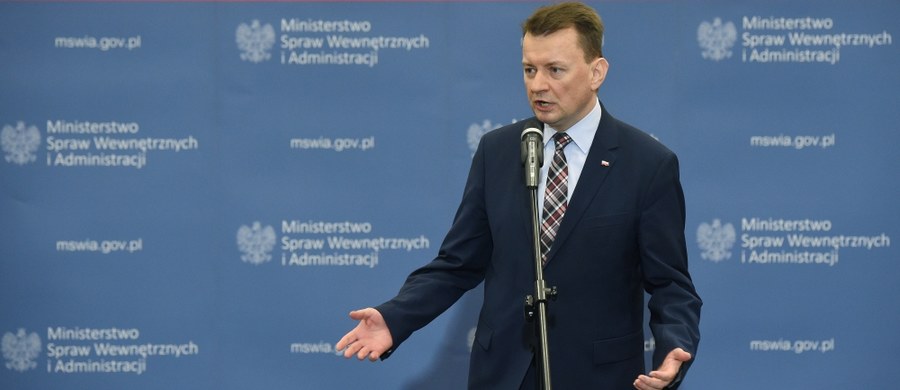 Szef MSWiA Mariusz Błaszczak zapewnił, że rząd nie zamierza zmieniać systemu emerytalnego służb mundurowych. "Póki rządzi PiS ten system nie będzie zmieniany" - powiedział Błaszczak.