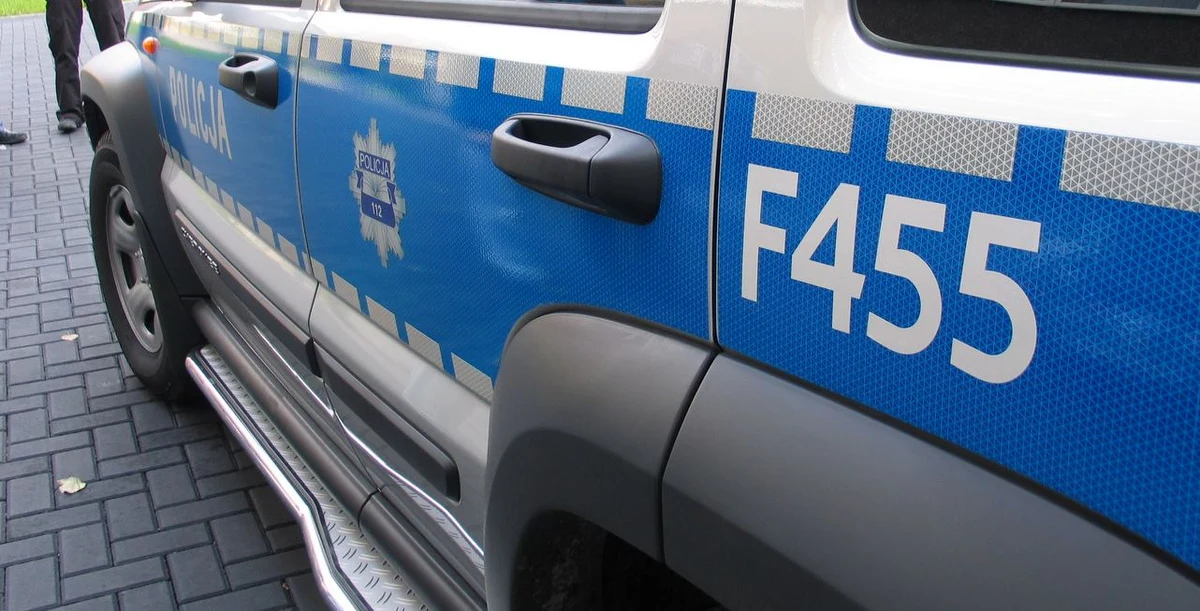 Mężczyzna zaatakowany wczoraj kwasem w centrum Szczecina nie był przypadkową ofiarą. Jak dowiedziała się nieoficjalnie nasza reporterka Aneta Łuczkowska, to Mirosław B., pseudonim "Dziobak", doskonale znany policji boss półświatka. 