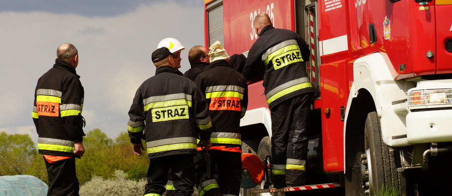 W miejscowości Sikorz w Kujawsko-Pomorskiem doszło do wybuchu butli z gazem w domu wielorodzinnym. Dwie osoby są ciężko ranne.