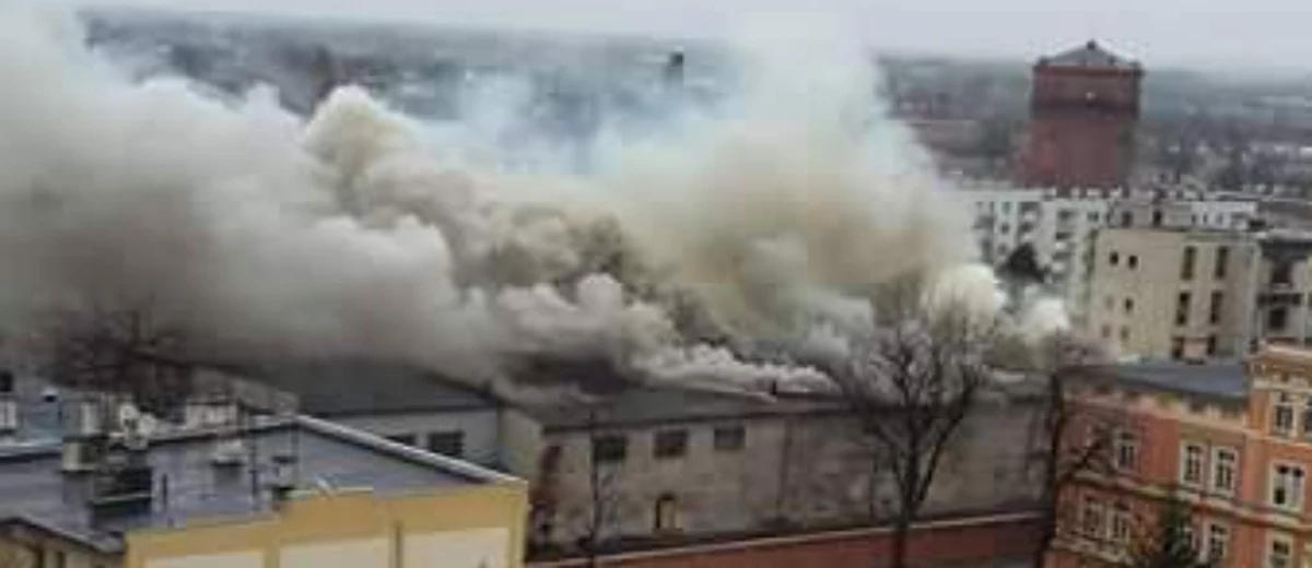 Pożar starego, pustego browaru w Brzegu przy ulicy Ofiar Katynia. Informację dostaliśmy na Gorącą Linię RMF FM.