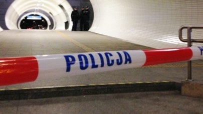 Napad na pocztę w Warszawie: Napastnik groził dziecku pistoletem hukowym