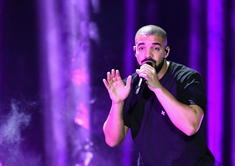 18 marca do sieci trafił nowy muzyczny projekt Drake’a "More Life" i niemal natychmiast stał się jednym z najpopularniejszych tematów w branży rozrywkowej. Album Kanadyjczyka już zdążył pobić rekordy na Spotify, a także stał się tematem memów i domysłów. 