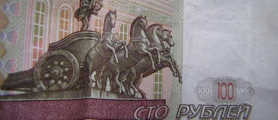 W Rosji za uchylanie się od spłacania kredytu trzeba będzie zapłacić podatek. Chociaż brzmi to jak żart, nie jest wcale żartem. Rosyjskie banki informują służby podatkowe o uchylających się i unikających spłacania zaciągniętych pożyczek. 