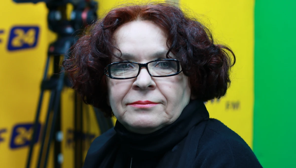 „Nie jest to nic strasznego, że minister kultury Piotr Gliński nie pojawił się na otwarciu Muzeum II Wojny Światowej” – mówiła w Popołudniowej rozmowie w RMF FM posłanka Elżbieta Kruk. „Niewątpliwie jest pewien spór między dyrektor Muzeum II Wojny Światowej, a ministrem Glińskim. Merytorycznie oczywiście” – dodaje. Co do rezultatów spotkania Jarosława Kaczyńskiego z premier Wielkiej Brytanii Theresą May mówi, że oczekuje dobrej współpracy. "Mam oczekiwania na współpracę dobrą i ta wizyta świadczy o tym, że współpraca się rozwija" - mówi.  „Ja jestem przekonana, że kwestia Polaków w Wielkiej Brytanii po Brexicie była najważniejszą, o której Jarosław Kaczyński rozmawiał” – dodaje. 