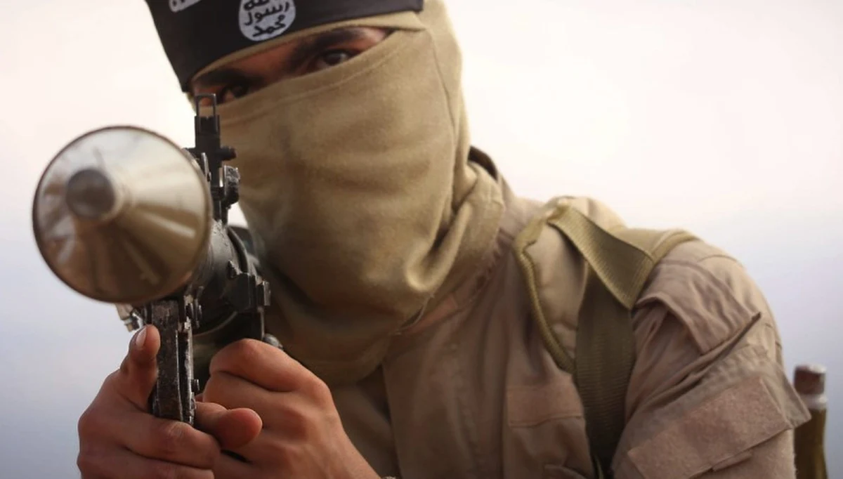 Władze Jordanii oficjalnie potwierdziły, że zatrzymany dwa lata temu przez ich służby mężczyzna to Polak Adam al-N. - dowiedział się reporter RMF FM. Adam al-N. jest ścigany w Polsce za udział w walkach w Syrii po stronie Państwa Islamskiego. Na razie to niemożliwe, by mężczyzna został przekazany Polsce. 