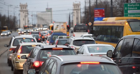 W weekend w Warszawie można się spodziewać utrudnień w ruchu i zmian w komunikacji. Dziś odbędą się m.in. marsz poparcia dla UE i manifestacja frankowiczów. Jutro ulicami przebiegnie 12. PZU Półmaraton Warszawski. Na czas imprezy wyłączonych z ruchu będzie kilkanaście ulic po obu stronach Wisły.