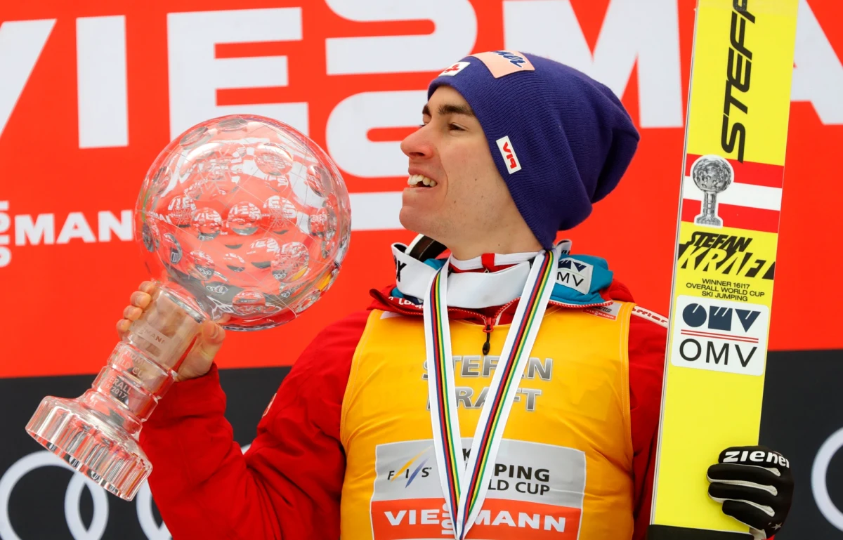 "To niewiarygodnie, że jestem na szczycie" - powiedział w Planicy po dekoracji Austriak Stefan Kraft, który triumfował w klasyfikacji generalnej Pucharu Świata w skokach narciarskich.