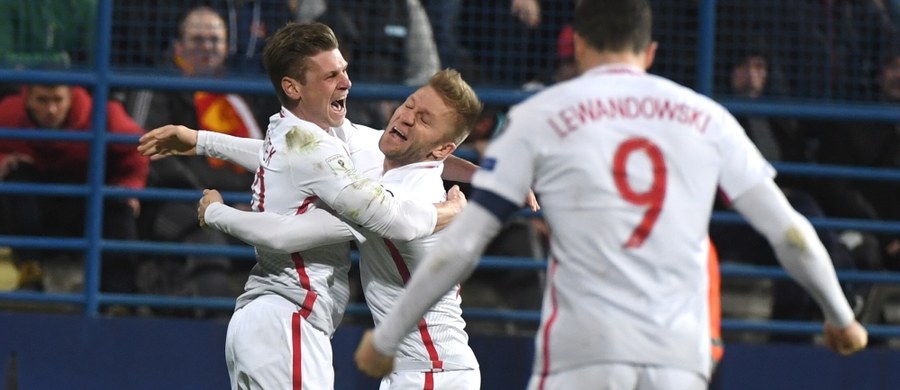 Duńskie media oceniły, że Polska po zwycięstwie nad Czarnogórą 2:1 znajduje się "już tylko o milimetr" od awansu do finałów mistrzostw świata w 2018 roku, natomiast piłkarzom Danii pozostała walka o drugie miejsce w grupie.
