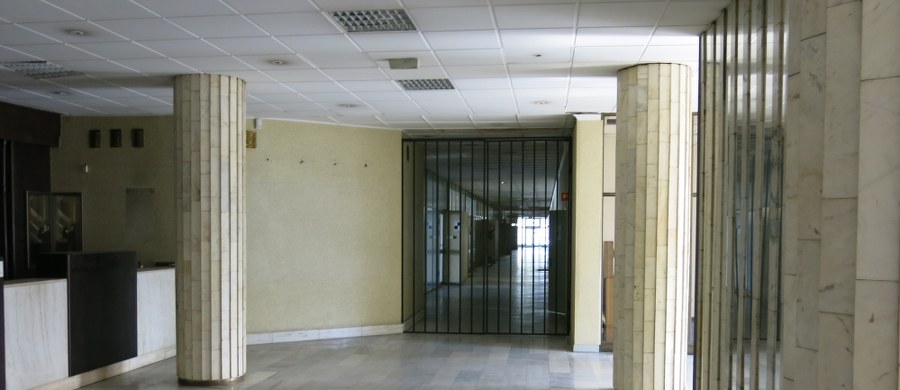 Opuszczony hotel Cracovia zadebiutuje podczas tegorocznej Nocy Muzeów! Krakowianie i turyści będą mogli wejść do wnętrz zamkniętego w 2011 roku budynku.