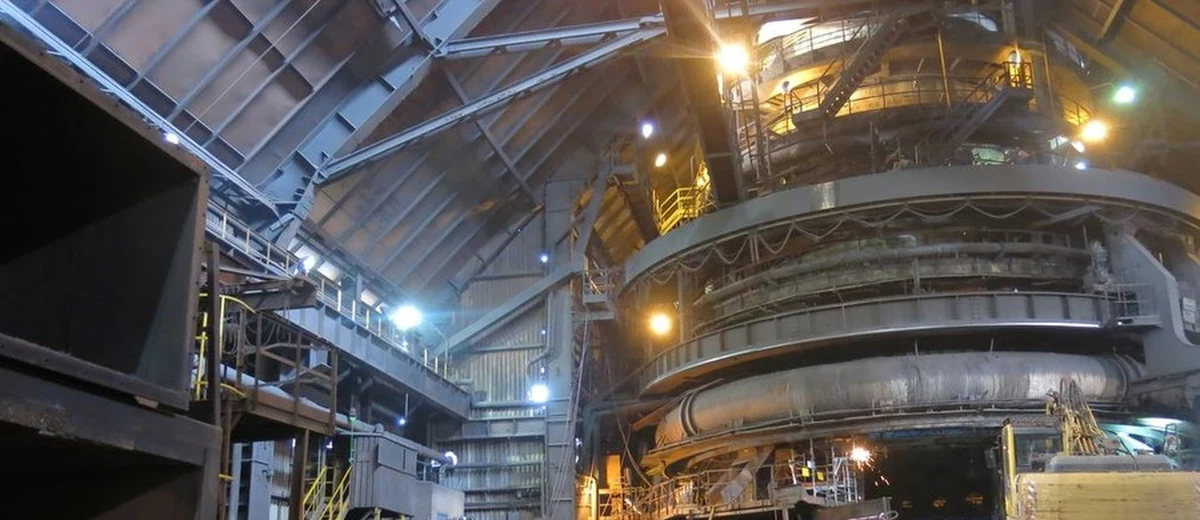 Związkowcy z koncernu ArcelorMittal Poland, którzy od blisko tygodnia nie opuszczali budynku dyrekcji spółki w oczekiwaniu na zawarcie porozumienia płacowego, zdecydowali w poniedziałek o przerwaniu akcji w tej formie. Stronom nie udało się jednak wypracować porozumienia.