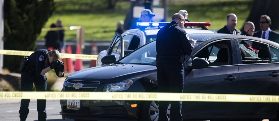 W pobliżu Kapitolu w centrum Waszyngtonu zatrzymano w środę kobietę, która wjechała swoim pojazdem w radiowóz - podała policja odpowiedzialna za bezpieczeństwo amerykańskiego parlamentu. Incydent nie miał związku z terroryzmem - podkreślono.