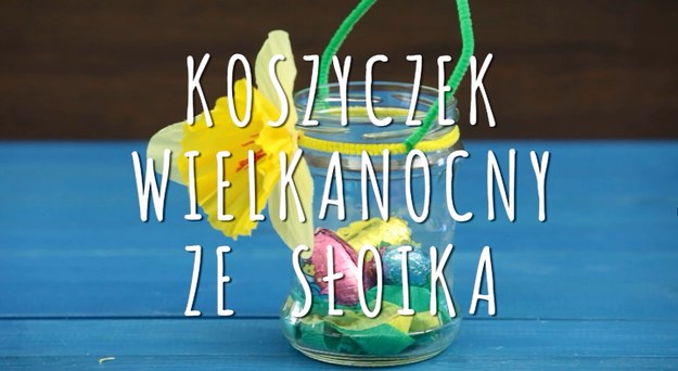 Najmłodsze dzieci też powinny mieć swoje wielkanocne koszyczki! Muszą być jednak odpowiednio małe i lekkie, by były w stanie je utrzymać i nie męczyć się tym jakże ważnym, wiosennym rekwizytem! Jeśli szukacie ciekawego, prostego pomysłu na wielkanocny koszyczek dla malucha, spróbujcie zrobić go według naszej instrukcji ze zwykłego słoika! W parę chwil przygotujecie kolorową dekorację, która sposoba się wszystkim milusińskim!