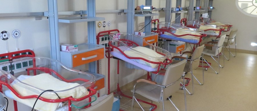 Do końca czerwca ma powstać nowa wycena świadczeń w ginekologii i położnictwie - ustalili ginekolodzy na spotkaniu w Agencji Oceny Technologii Medycznych. Właśnie Agencja zaproponowała wcześniej oprotestowane przez środowiska medyczne cięcia taryf nawet o 70 procent. Np. w sytuacji ciężkiej patologii płodu wycena diagnostyki i leczenia miała być obniżona z 3300 złotych do zaledwie tysiąca.