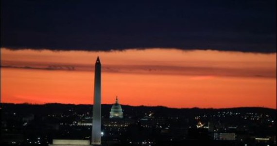 Tak wygląda wschód słońca w Waszyngtonie. Widok ze studia RMF FM w stolicy USA.
