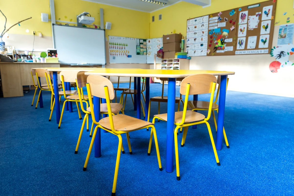 Dziś w części szkół w Polsce nie odbędą się lekcje. To efekt ogólnopolskiego, jednodniowego strajku w oświacie, którego organizatorem jest Związek Nauczycielstwa Polskiego. Jak oceniacie ten protest? Czekamy na Wasze głosy i komentarze - najciekawsze zacytujemy na antenie RMF FM. 