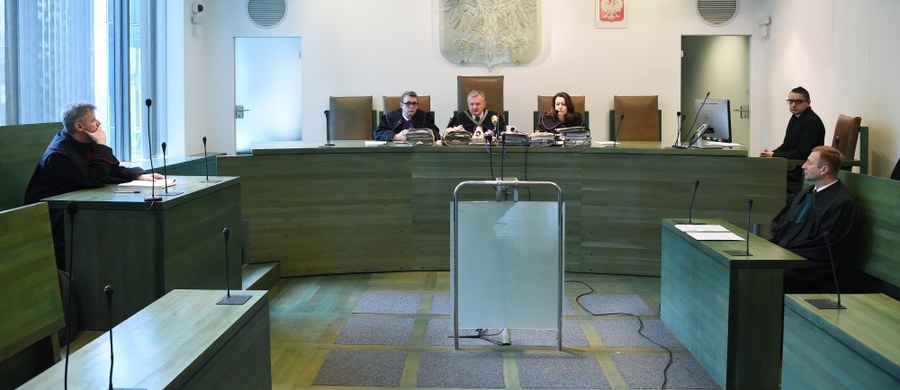 Do 12 kwietnia Sąd Apelacyjny w Warszawie odroczył ogłoszenie wyroku ws. byłego wiceszefa BOR gen. Pawła Bielawnego, skazanego w I instancji na 1,5 roku więzienia w zawieszeniu za nieprawidłowości przy ochronie wizyt w Smoleńsku Donalda Tuska i Lecha Kaczyńskiego w 2010 roku. 