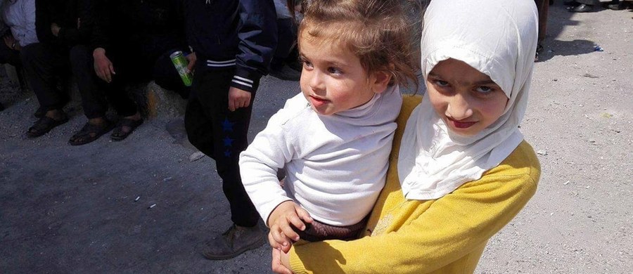 We Włoszech matka muzułmanka ogoliła za karę głowę 14-letniej córce, która nie chciała nosić hidżabu. Dziewczynka została zabrana przez opiekę społeczną z domu i za swoją zgodą umieszczona w chronionym ośrodku. Rodzicom postawiono zarzut maltretowania córki.