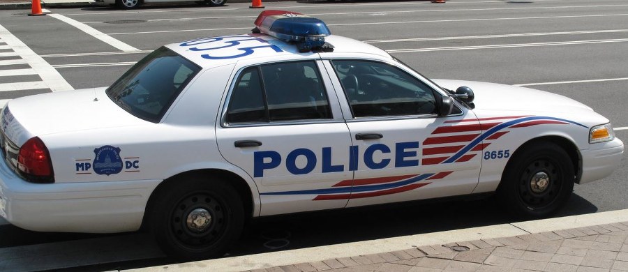 Policja w Chicago aresztowała czternastolatka, który zgwałcił swoją koleżankę. Nagranie opublikował na Facebooku. Postawiono mu zarzuty szczególnie agresywnej napaści na tle seksualnym i rozpowszechniania dziecięcej pornografii. Rzecznik policji Anthony Guglielmi nie wykluczył w wydanym w sobotę oświadczeniu kolejnych aresztowań. 