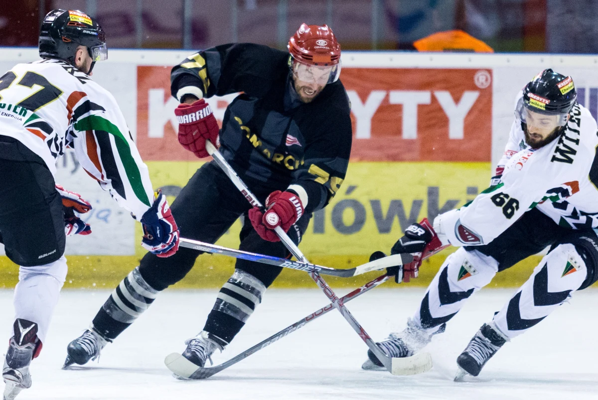Hokeiści Comarch Cracovii mistrzami Polski! W siódmy decydującym meczu o złoto "Pasy" pokonały w Tychach po dogrywce miejscowy GKS 2-1. Bohaterem spotkania został Petr Szinagl, którego złoty gol w dogrywce zapewnił krakowianom zwycięstwo!