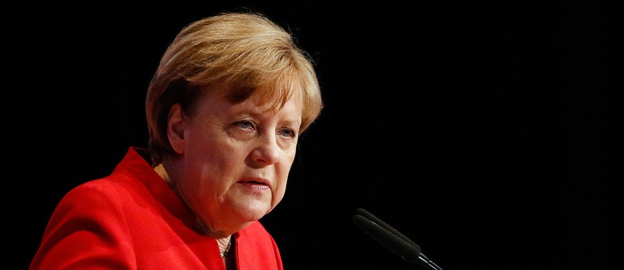 ​Kanclerz Angela Merkel zapewniła po spotkaniu w Berlinie z premierami Czech i Słowacji, Bohuslavem Sobotką i Robertem Fico, że w jej rządzie panuje zgoda co do konieczności podwyższenia wydatków na wojsko; zaapelowała o solidarność w kwestii imigrantów.