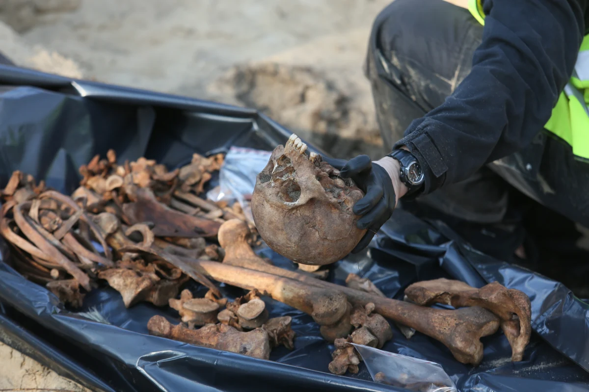 Specjaliści z Biura Poszukiwań i Identyfikacji IPN rozpoczęli w poniedziałek na Cmentarzu Bródnowskim w Warszawie kolejny etap poszukiwań tajnych miejsc pochówku ofiar komunizmu. Chodzi o poszukiwania tajnych miejsc pochówku m.in. żołnierzy antykomunistycznego podziemia.