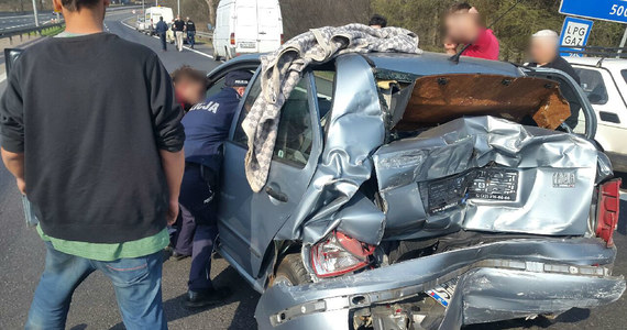 Do groźnie wyglądającego wypadku doszło na trasie krajowej nr 94 w Sławkowie. Do szpitala zabrano na badania jedną osobę. Informację w tej sprawie i zdjęcia z miejsca wypadku dostaliśmy na Gorącą Linię RMF FM od pana Sławomira.