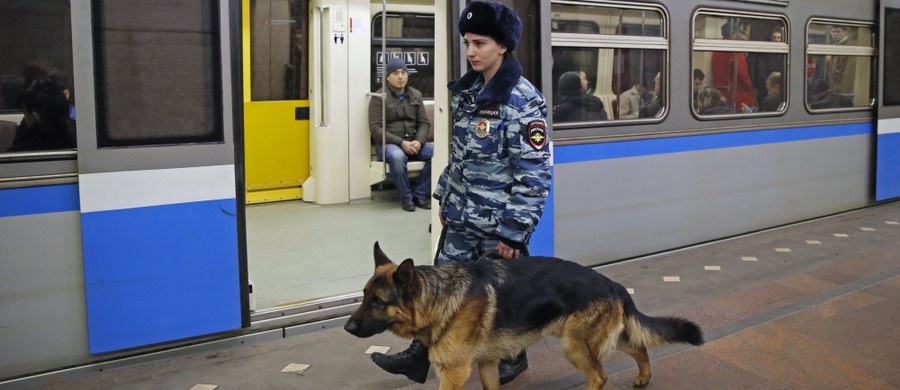 ​Podczas rewizji w mieszkaniu Akbarżona Dżaliłowa, domniemanego sprawcy zamachu w metrze w Petersburgu, znaleziono fragmenty bomby analogiczne do ładunku, który nie wybuchł na stacji metra Płoszczad Wosstanija - poinformował rosyjski Komitet Śledczy.