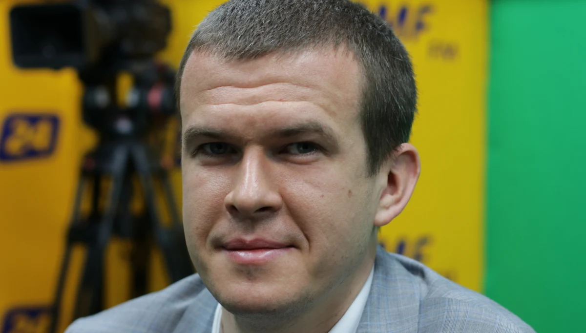 "Nie zależy nam na tym, by zamiatać doping pod dywan, tylko go eliminować" - zapewniał w Porannej rozmowie w RMF FM minister sportu Witold Bańka. Nawiązując do propozycji lustracji w związkach sportowych, podkreślił, że "aby wprowadzić elementy dezubekizacyjne do związków sportowych, potrzebna jest nowa ustawa". O aspiracjach Grzegorza Schetyny na stanowisko premiera minister Bańka powiedział: "Druga młodość, trzecie zęby - tak bym podszedł do tego wniosku". "Nie ma jakichkolwiek szans, żeby ten wniosek przeszedł" - dodał nasz gość. Ulubiony sport Jarosława Kaczyńskiego? "Boks, zdecydowanie boks i królowa sportu - lekkoatletyka. Gdyby rozmawiał pan z panem prezesem na temat boksu, to zawstydziłby pana szczegółową wiedzą na temat walk, całej historii boksu. Ogląda walki zawodowych pięściarzy" - mówił natomiast Witold Bańka w internetowej części Porannej rozmowy w RMF FM. Minister sportu zapewniał, że szef PiS "na bieżąco śledzi rozgrywki sportowe, ogląda walki".