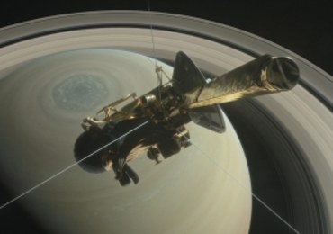"Wielki Finał" misji Cassini. "To coś więcej niż wielki upadek"
