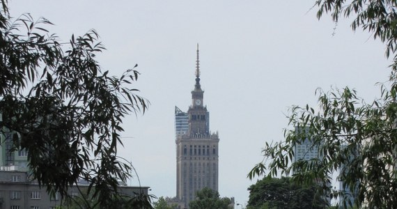 ​W sobotę, po raz pierwszy w tym sezonie, ulice Nowy Świat i Krakowskie Przedmieście w Warszawie zamienią się w deptak. Do połowy października w weekendy wyłączany będzie ruch od ronda de Gaulle’a do ul. Miodowej - poinformował stołeczny ratusz.